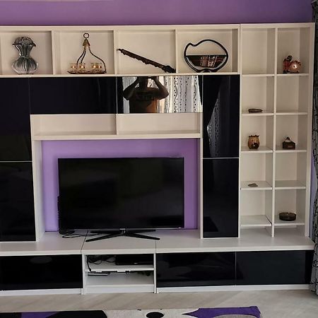 Luxury Apartment With Two Bedrooms And Large Living Room, 100 Square Meters, City Center Орадя Екстер'єр фото